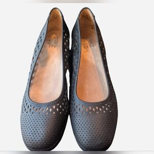 Naturalizer‎ Brina black laser cut wedge heel size 7.5